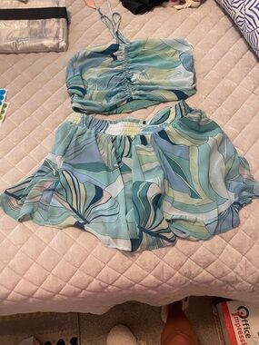 Lulu's Blue & Green Swirl Satin-Look Shorts